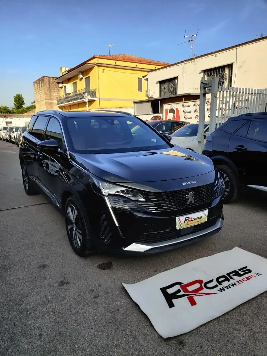 Usata Peugeot 5008 Active 130 CV (95 kW) 2023 Nero SUV