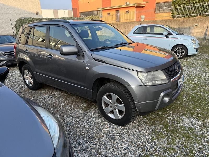 Usata Suzuki Grand Vitara 129 CV (94 kW) 2007 Grigio SUV
