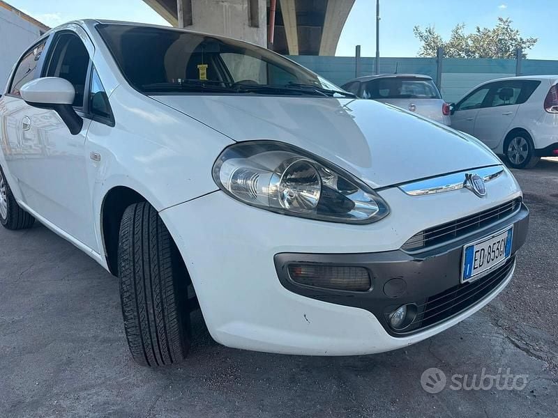 Usata Fiat Punto Evo Emotion 77 CV (56 kW) 2010 Bianco Utilitaria
