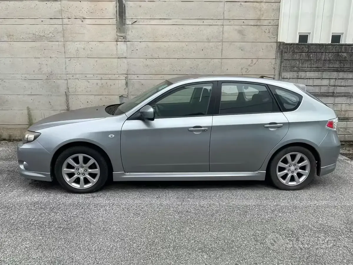 Usata Subaru Impreza 150 CV (110 kW) 2010 Grigio Berlina