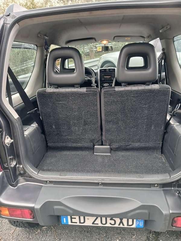 Usata Suzuki Jimny 86 CV (63 kW) 2011 Marrone SUV