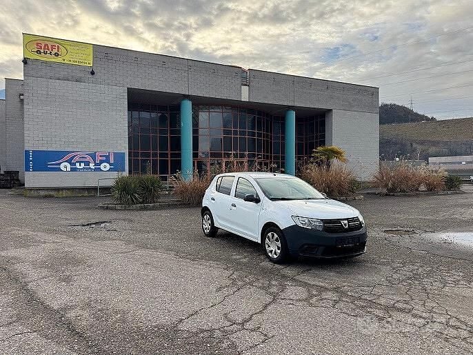 Usata Dacia Sandero Ambiance 90 CV (66 kW) 2017 Bianco Berlina