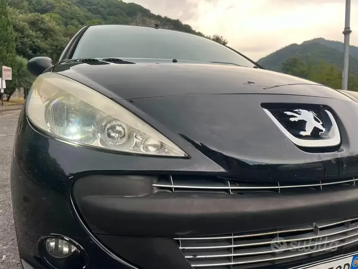 Usata Peugeot 206+ 68 CV (50 kW) 2009 Nero Utilitaria