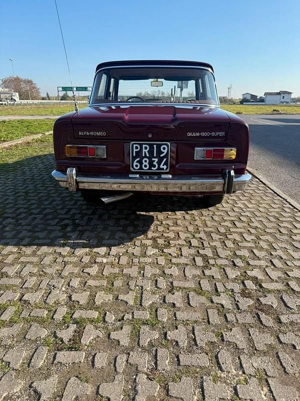 Usata Alfa Romeo Giulia 1300 Super 88 CV (64 kW) 1972 Rosso Berlina