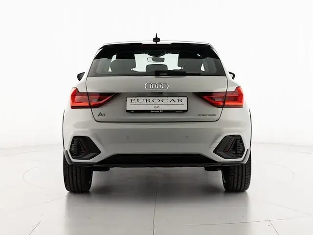 Usata Audi A1 Ambiente 116 CV (85 kW) 2025 Argento rugiada metallizzato SUV