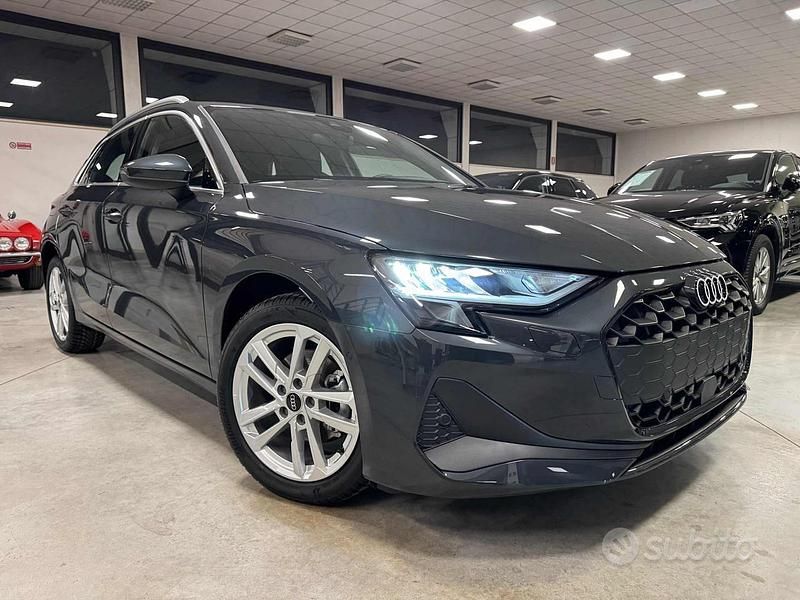 Neu Audi A3 Advanced 150 PS (110 kW) 2025 Grau Limousine