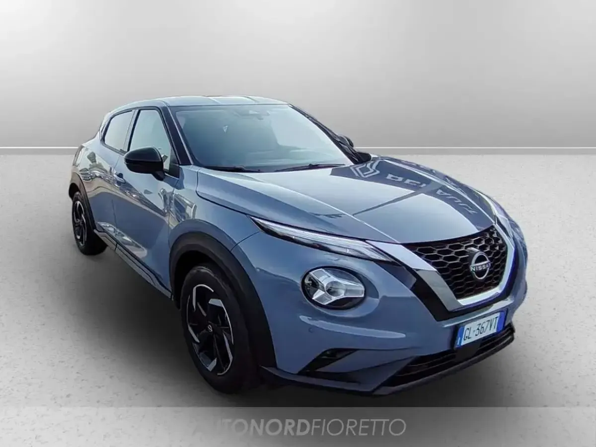Usata Nissan Juke Acenta 114 CV (83 kW) 2023 Grigioblack SUV