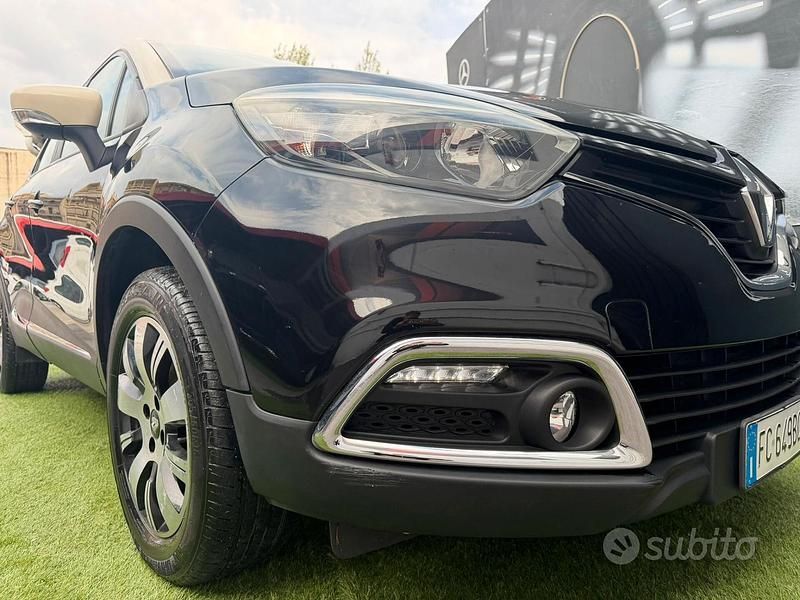 Usata Renault Captur Iconic 90 CV (66 kW) 2016 Nero SUV