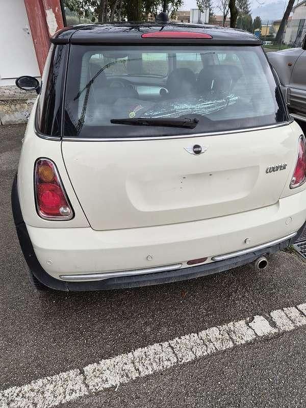 Usata Mini Cooper 116 CV (85 kW) 2004 Beige Utilitaria