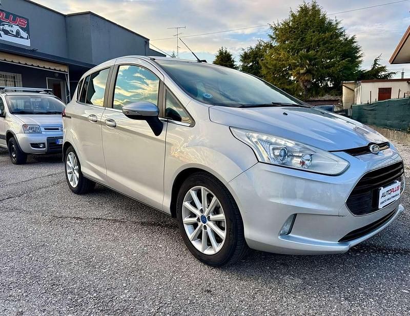 Usata Ford B-MAX Titanium 75 CV (55 kW) 2015 Argento Monovolume