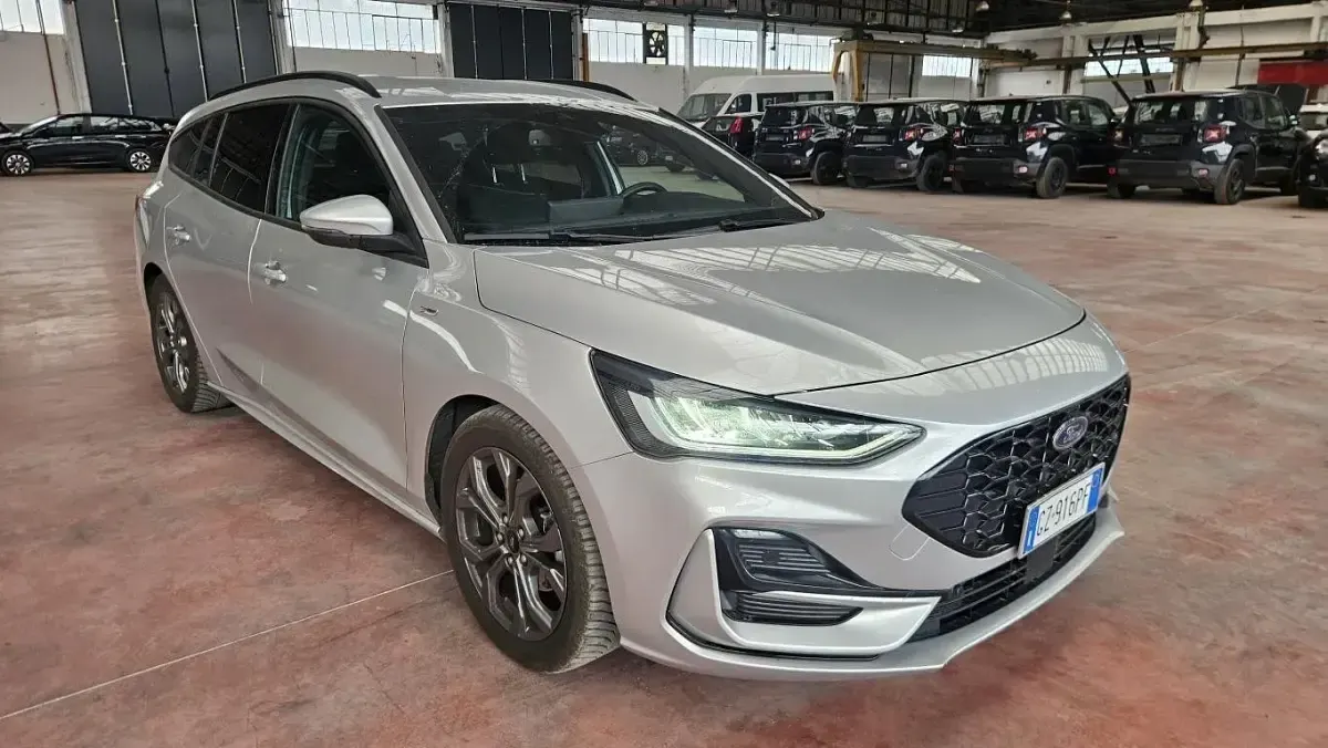Usata Ford Focus ST-Line 115 CV (84 kW) 2025 Moondust silver Station wagon