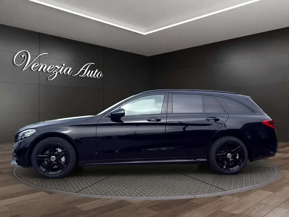 Usata Mercedes C220 AMG line 194 CV (142 kW) 2018 Nero