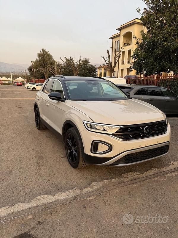 Usata VW T-Roc Sport 115 CV (84 kW) 2023 Bianco SUV