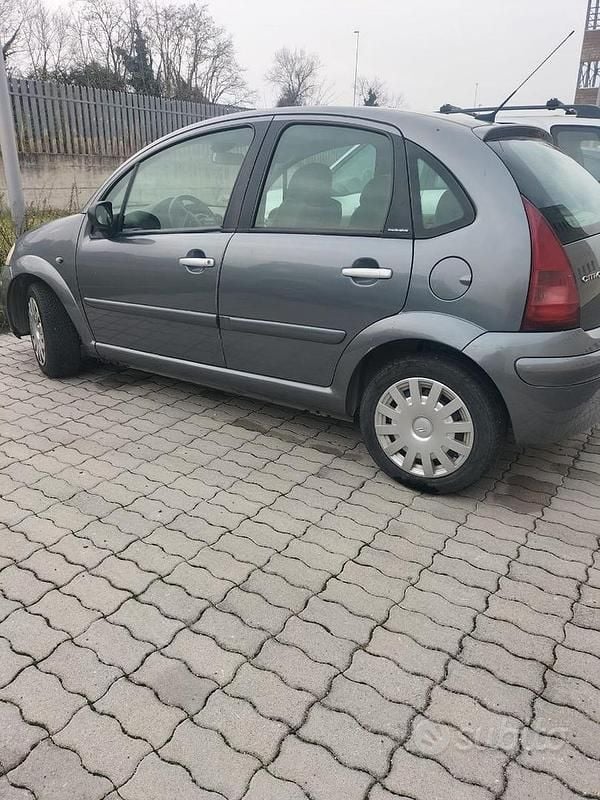Usata Citroën C3 70 CV (51 kW) 2004 Grigio Berlina