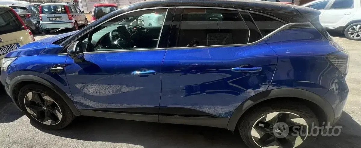 Usata Renault Captur 101 CV (74 kW) 2025 Bluazzurro SUV