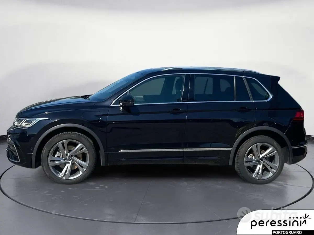 Usata VW Tiguan R-line 245 CV (180 kW) 2023 Nero SUV