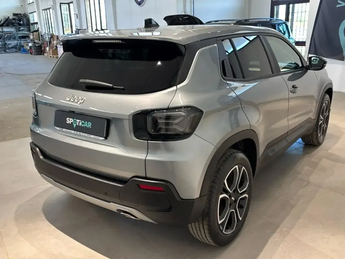 Usata Jeep Avenger Summit 101 CV (74 kW) 2025 Grigio SUV