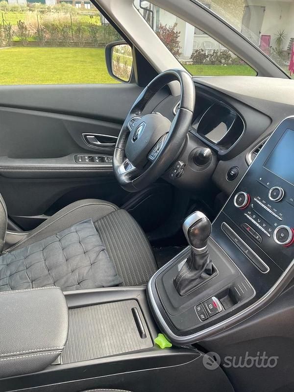 Usata Renault Scénic IV 110 CV (80 kW) 2018 Nero Monovolume