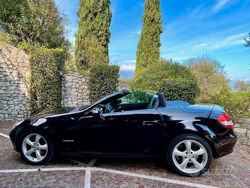 Usata Mercedes SLK200 163 CV (119 kW) 2006 Nero Cabrio