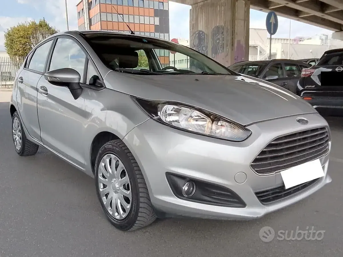 Usata Ford Fiesta Titanium 95 CV (69 kW) 2016 Grigio Utilitaria