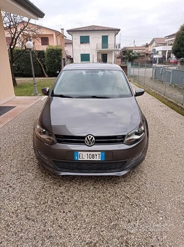 Usata VW Polo 75 CV (55 kW) 2012 Grigio Berlina