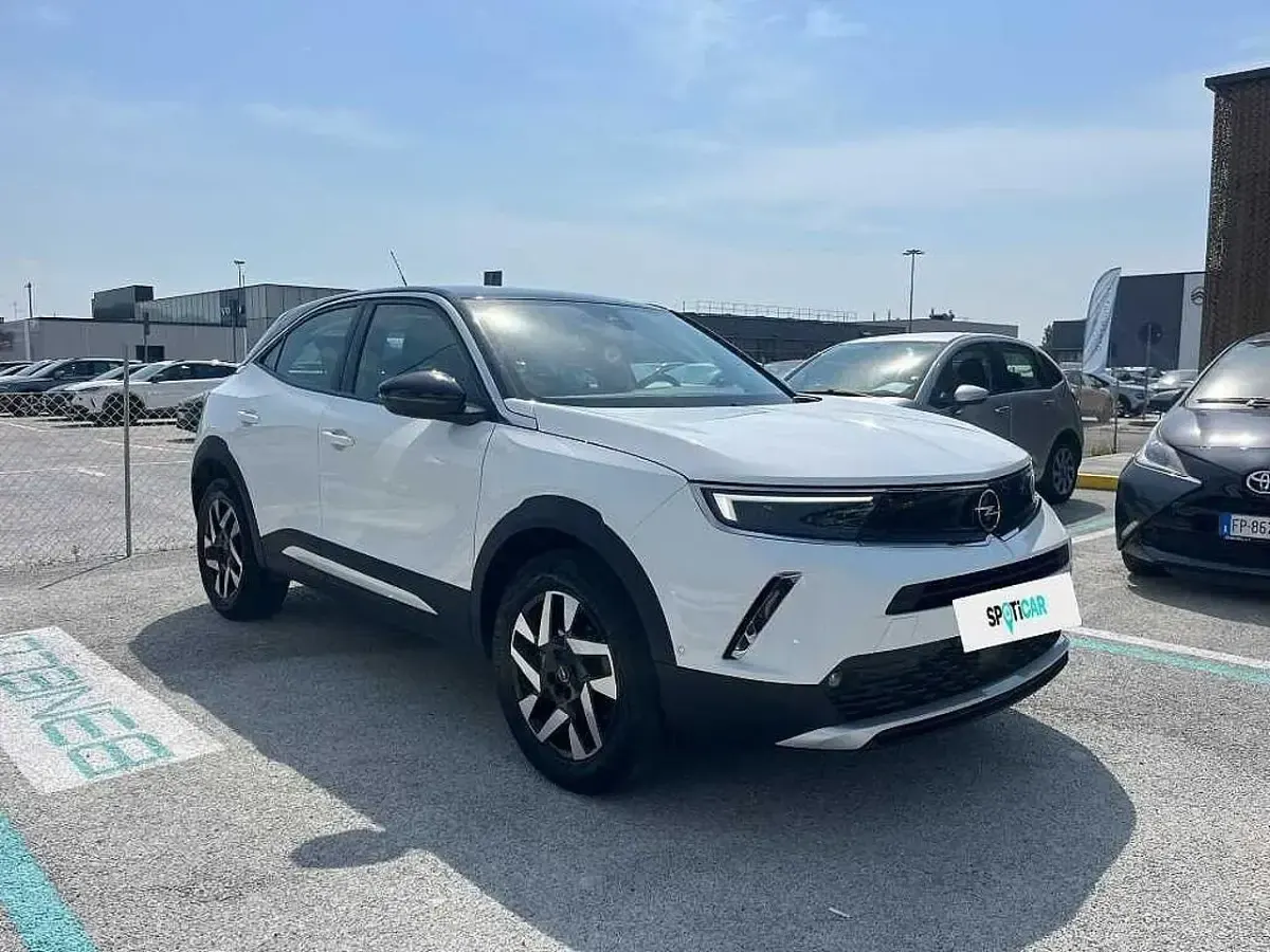 Usata Opel Mokka Elegance 101 CV (74 kW) 2023 Bianco/tetto nero SUV