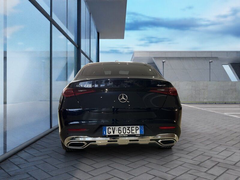 Usata Mercedes GLC220 Advanced 197 CV (144 kW) 2024 Blu nautico Coupé