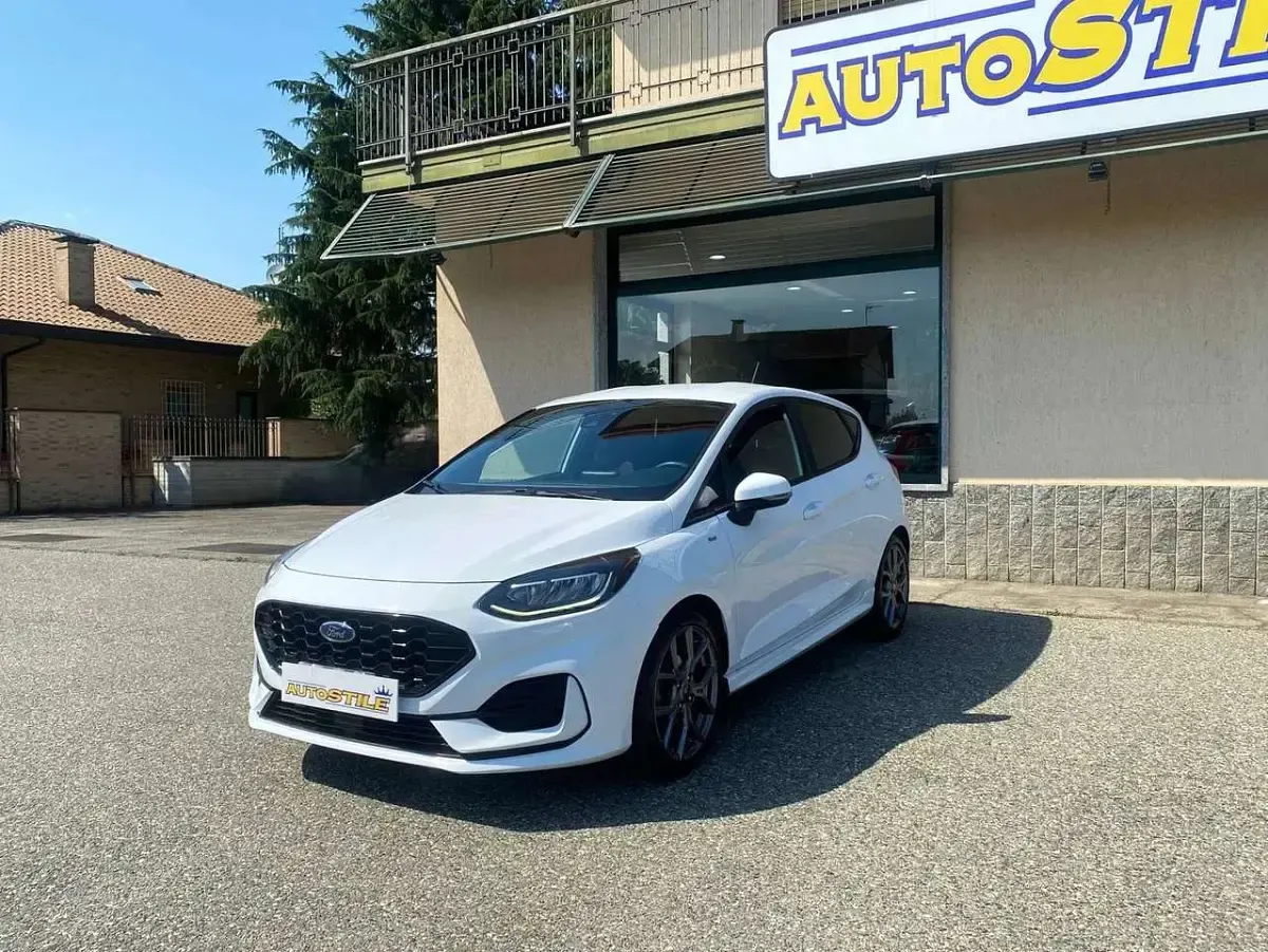 Usata Ford Fiesta ST-Line 125 CV (91 kW) 2022 Frozen white Utilitaria