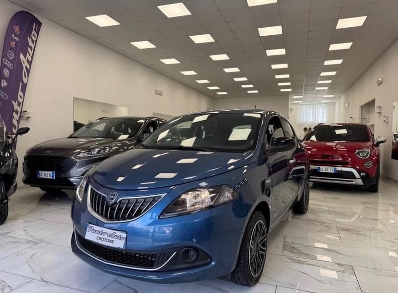 Usata Lancia Ypsilon Silver 69 CV (50 kW) 2024 Blu Utilitaria