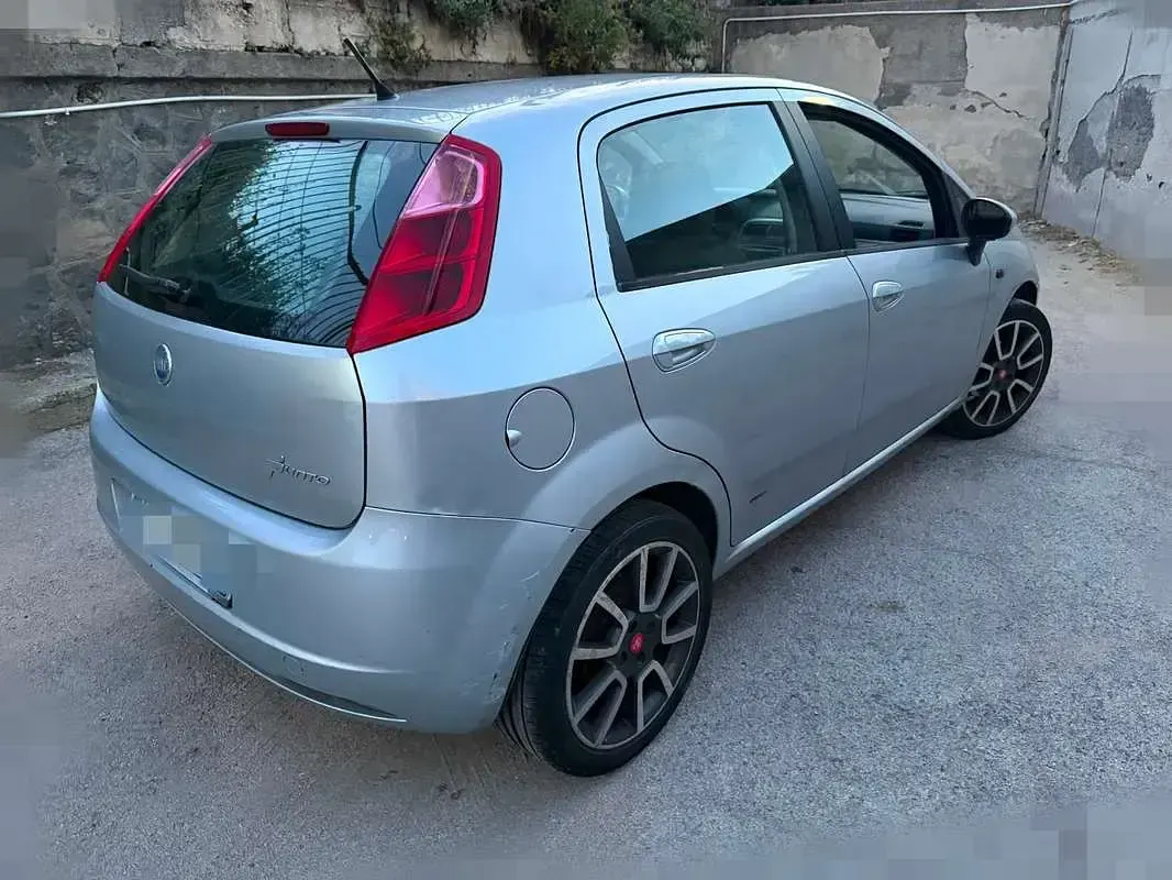 Usata Fiat Grande Punto Active 75 CV (55 kW) 2006 Grigio Utilitaria