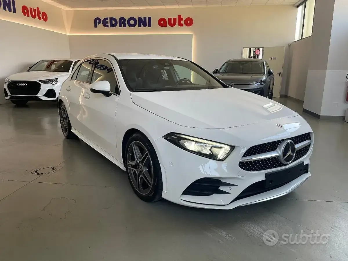 Usata Mercedes A180 AMG line 136 CV (100 kW) 2021 Bianco Berlina