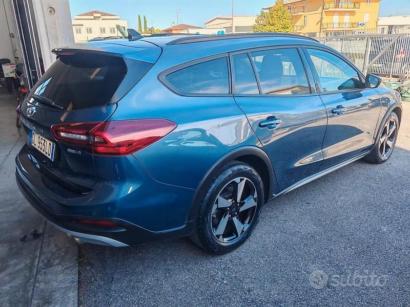 Usata Ford Focus Active 125 CV (91 kW) 2023 Blu Station wagon
