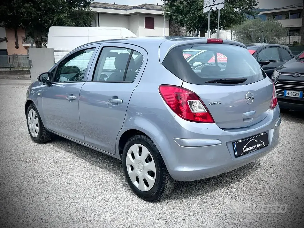 Usata Opel Corsa 80 CV (58 kW) 2009 Grigio Utilitaria