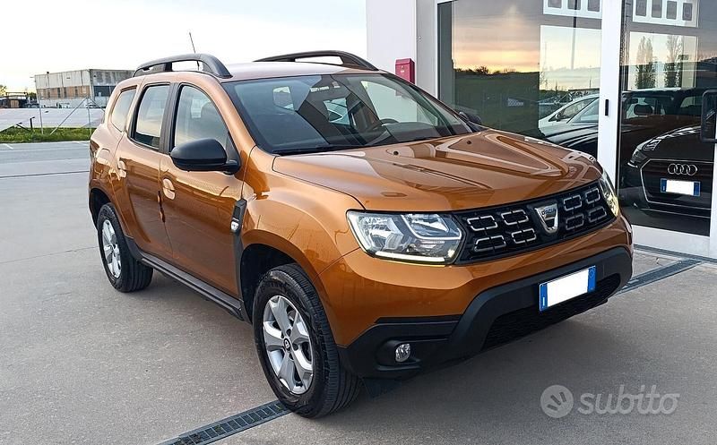 Usata Dacia Duster Comfort 101 CV (74 kW) 2020 Arancione SUV