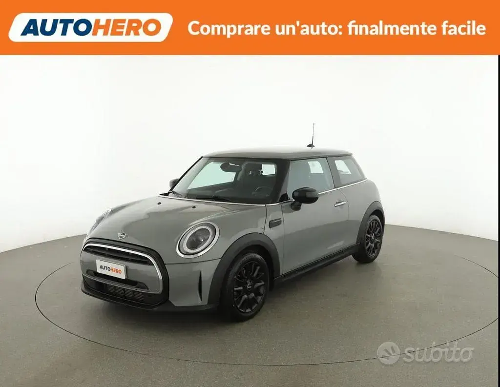 Begagnad Mini ONE Essential 75 HK (55 kW) 2021 Grå Halvkombi