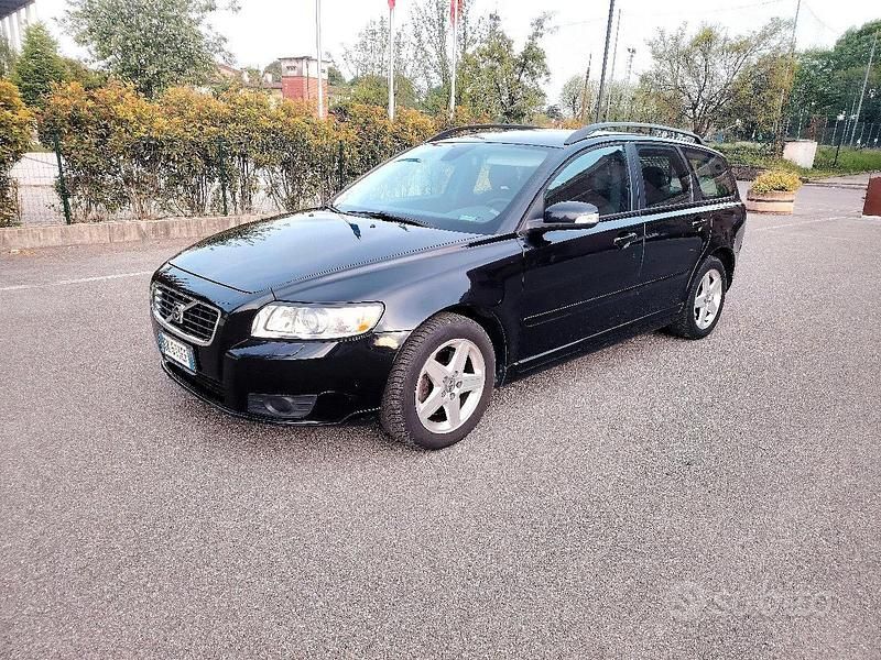 Usata Volvo V50 Summum 136 CV (100 kW) 2007 Nero Station wagon