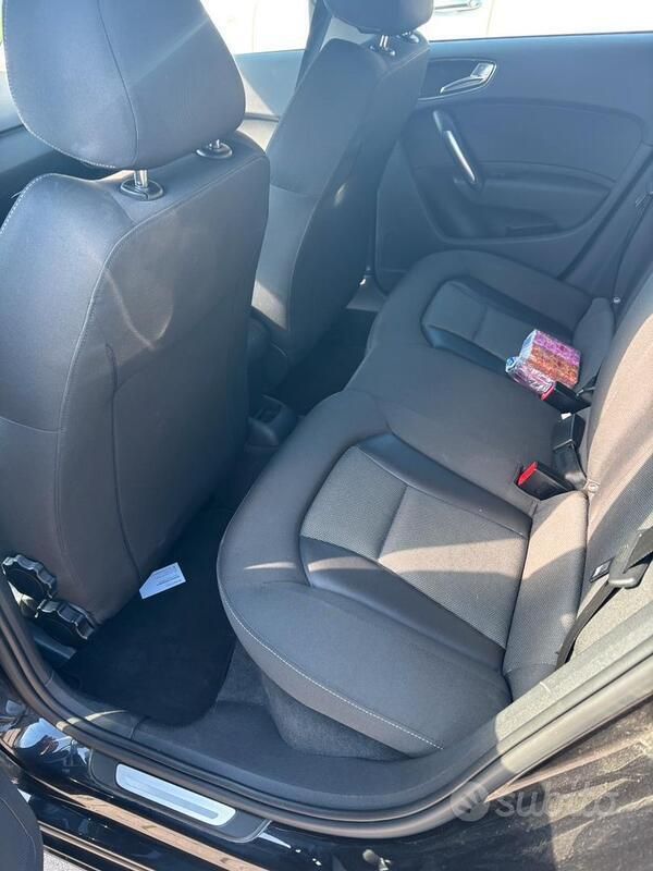 Nero Usata 2012 Audi A1 S-Line Due volumi | 9500 € (Molto cara) - Immagine 1/4