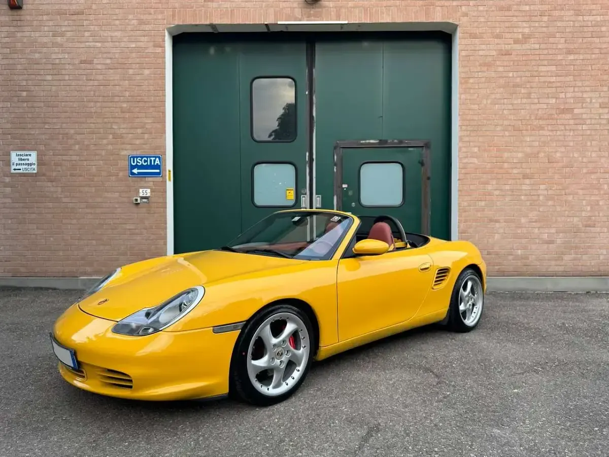 Usata Porsche Boxster 260 CV (191 kW) 2002 Speed yellow Cabrio