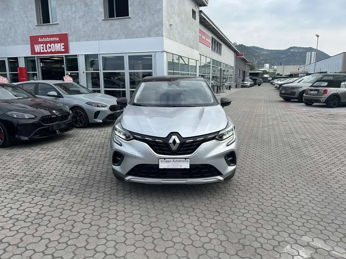 Usata Renault Captur Intens 92 CV (67 kW) 2021 Argento SUV