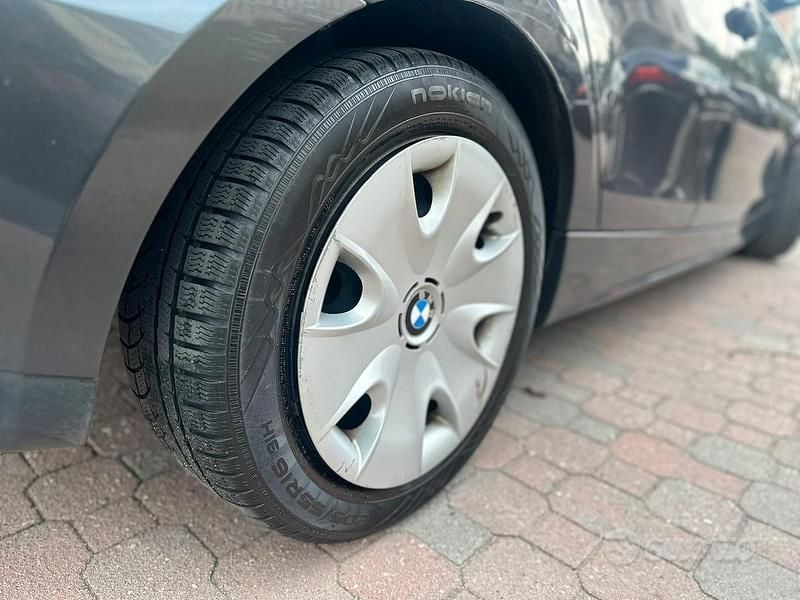 Usata BMW 118 122 CV (89 kW) 2005 Grigio Utilitaria