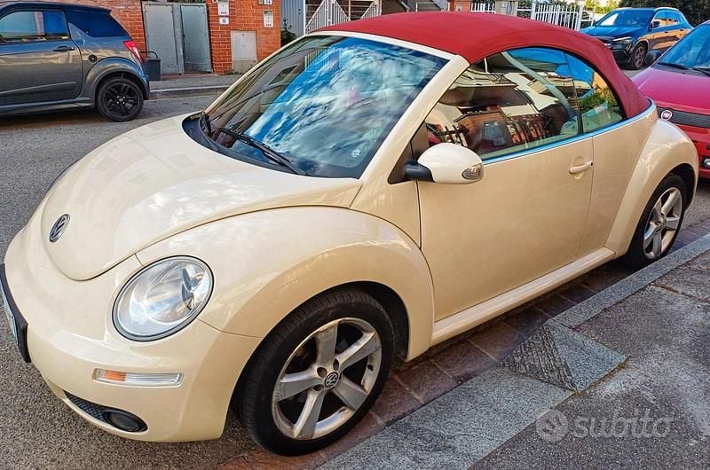 Bianco Usata 2009 VW Beetle Edition Cabrio | 9500 € (Buon prezzo) - Immagine 1/4