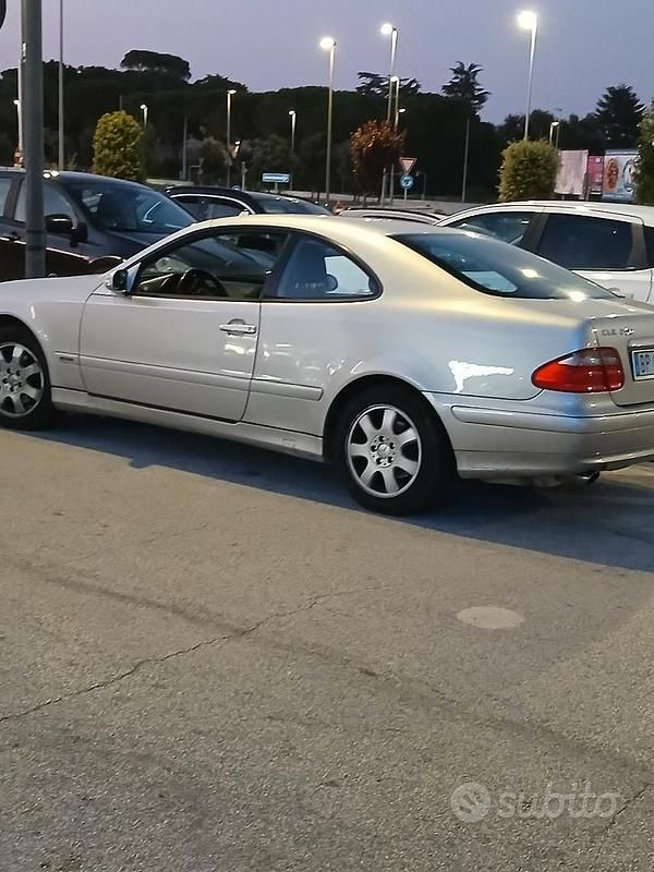Usata Mercedes CLK200 136 CV (100 kW) 2001 Grigio Coupé