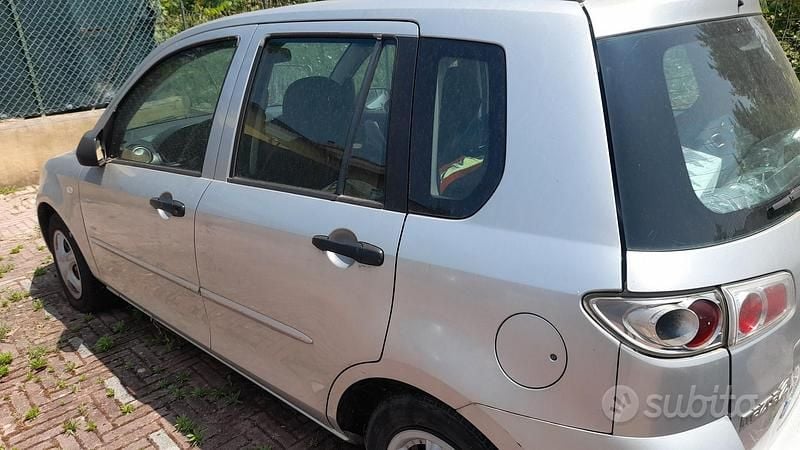 Usata Mazda 2 2007 Grigio Monovolume