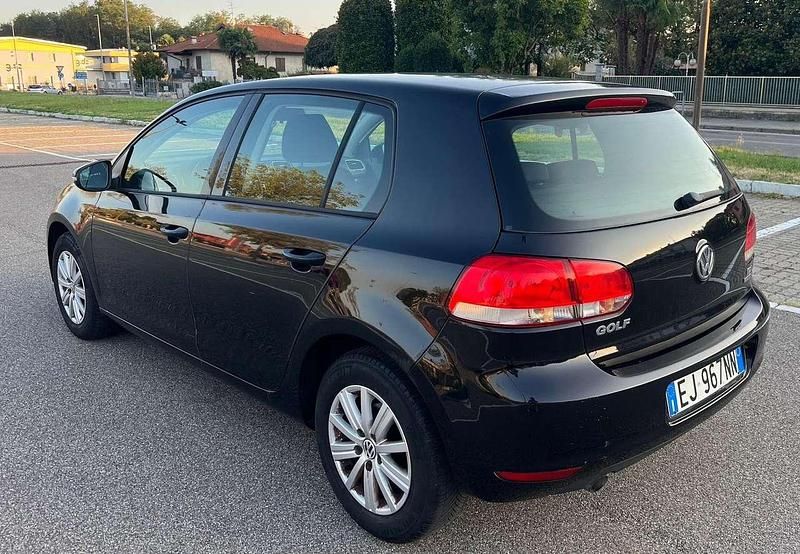 Usata VW Golf VI Comfortline 105 CV (77 kW) 2011 Nero Utilitaria