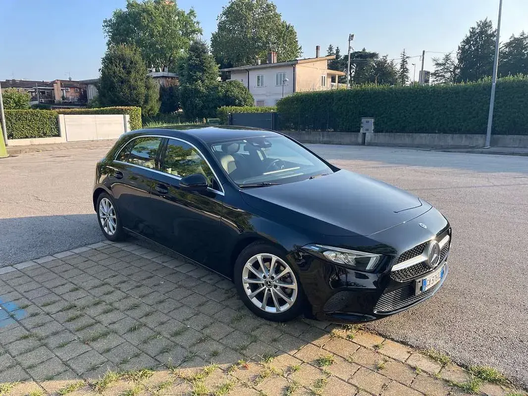 Usata Mercedes A180 Executive 136 CV (100 kW) 2020 Nero Berlina