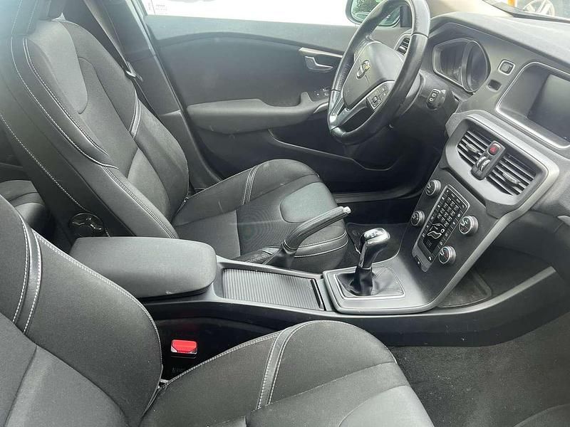 Usata Volvo V40 Business Edition 120 CV (88 kW) 2019 Bianco Station wagon