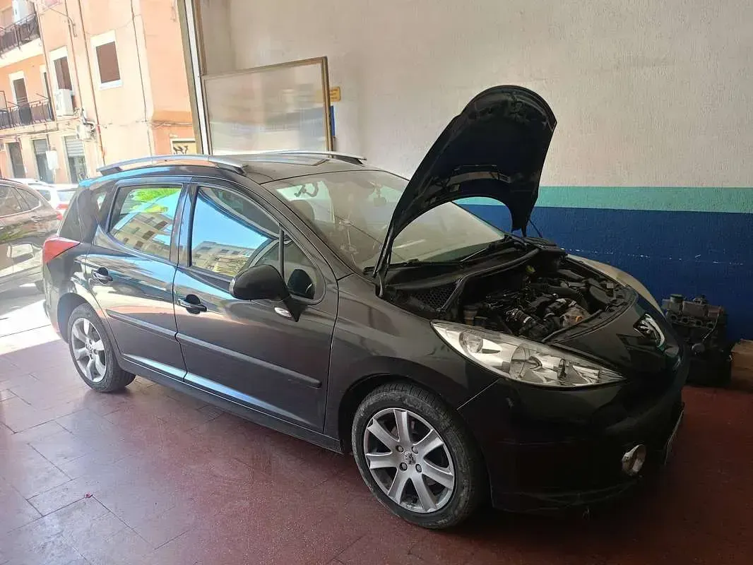 Usata Peugeot 207 90 CV (66 kW) 2007 Nero Station wagon