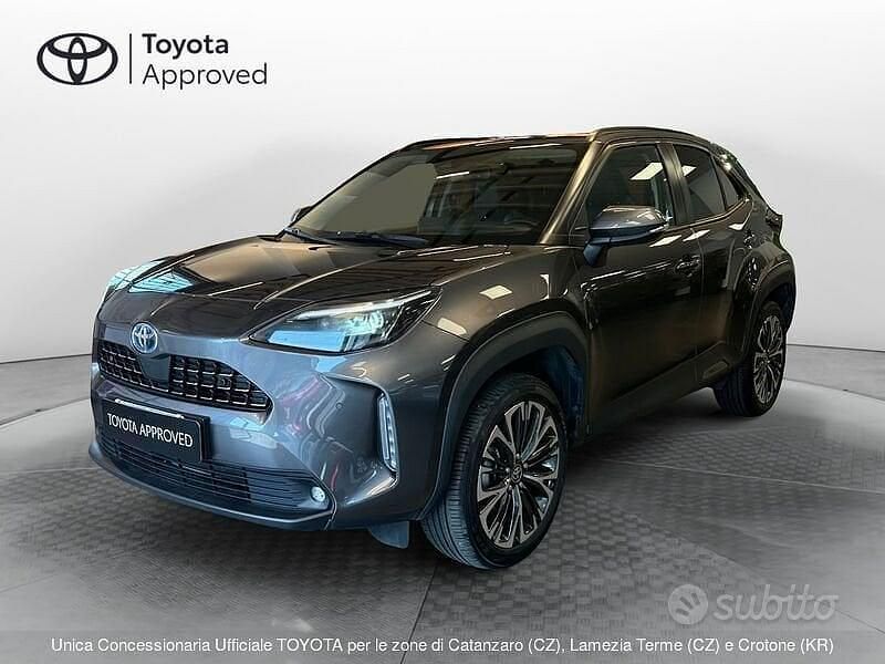 Usata Toyota Yaris Cross Lounge 115 CV (84 kW) 2023 Grigio SUV