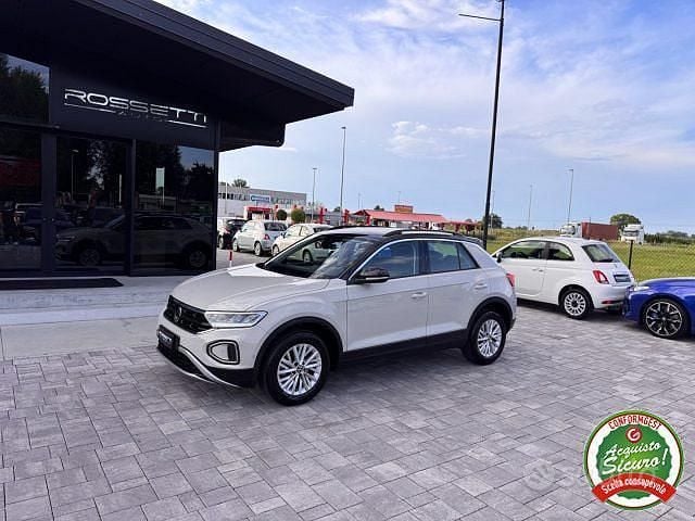 Usata VW T-Roc 110 CV (80 kW) 2022 Beige SUV