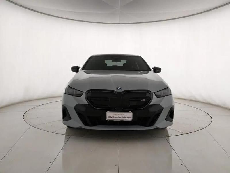 Usata BMW i5 Comfort Edition 442 kW (601 CV) 2023 Brooklyn grey Berlina